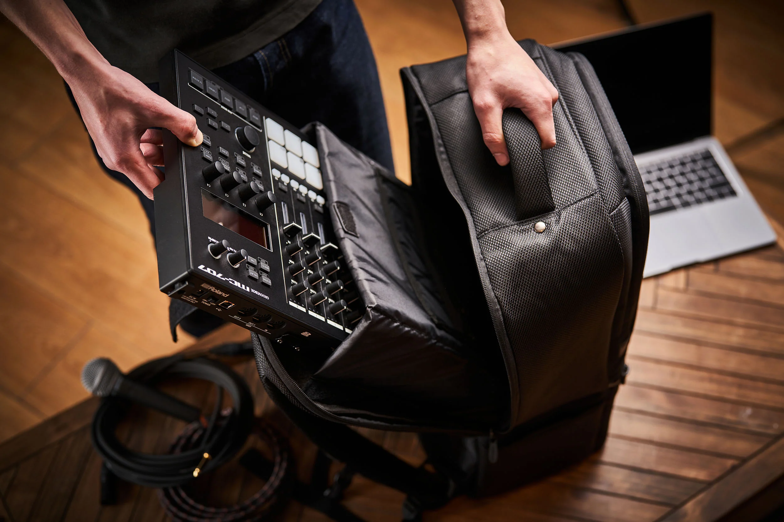 Roland CB-RU10 Utility Bag Backpack - Image 11