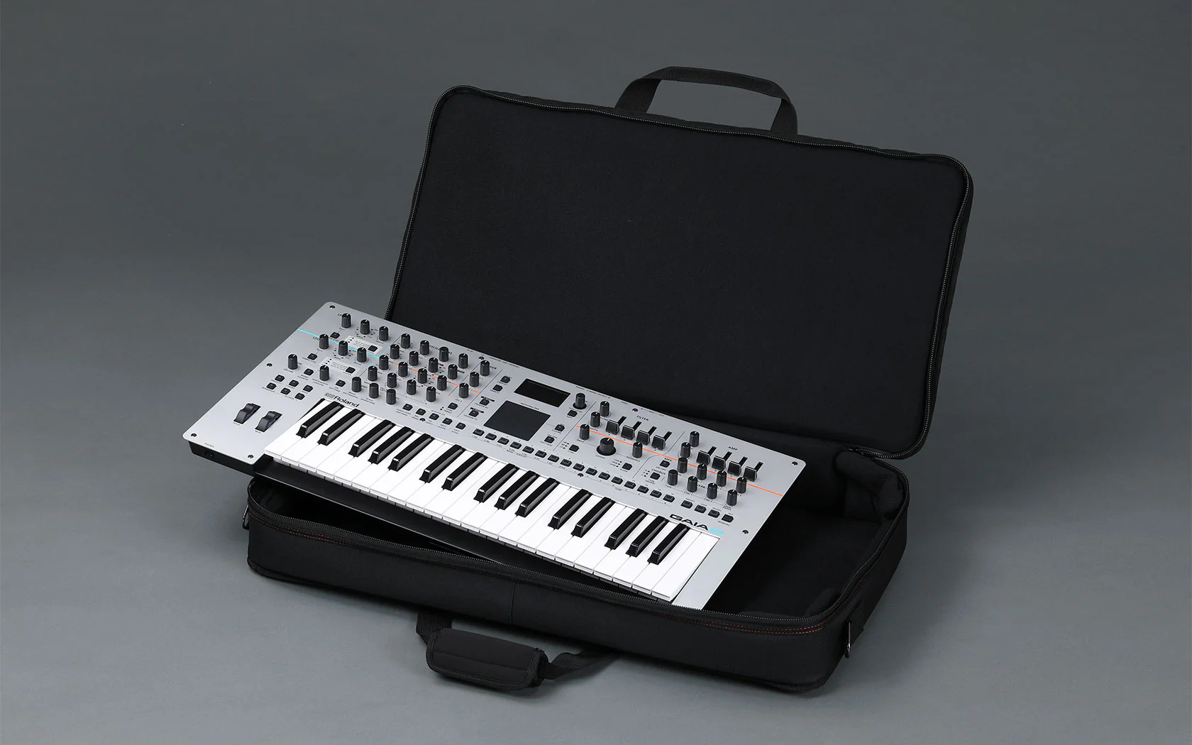 Roland CB-B37 Keyboard Bag, 37 Key with Backpack Straps - Image 2