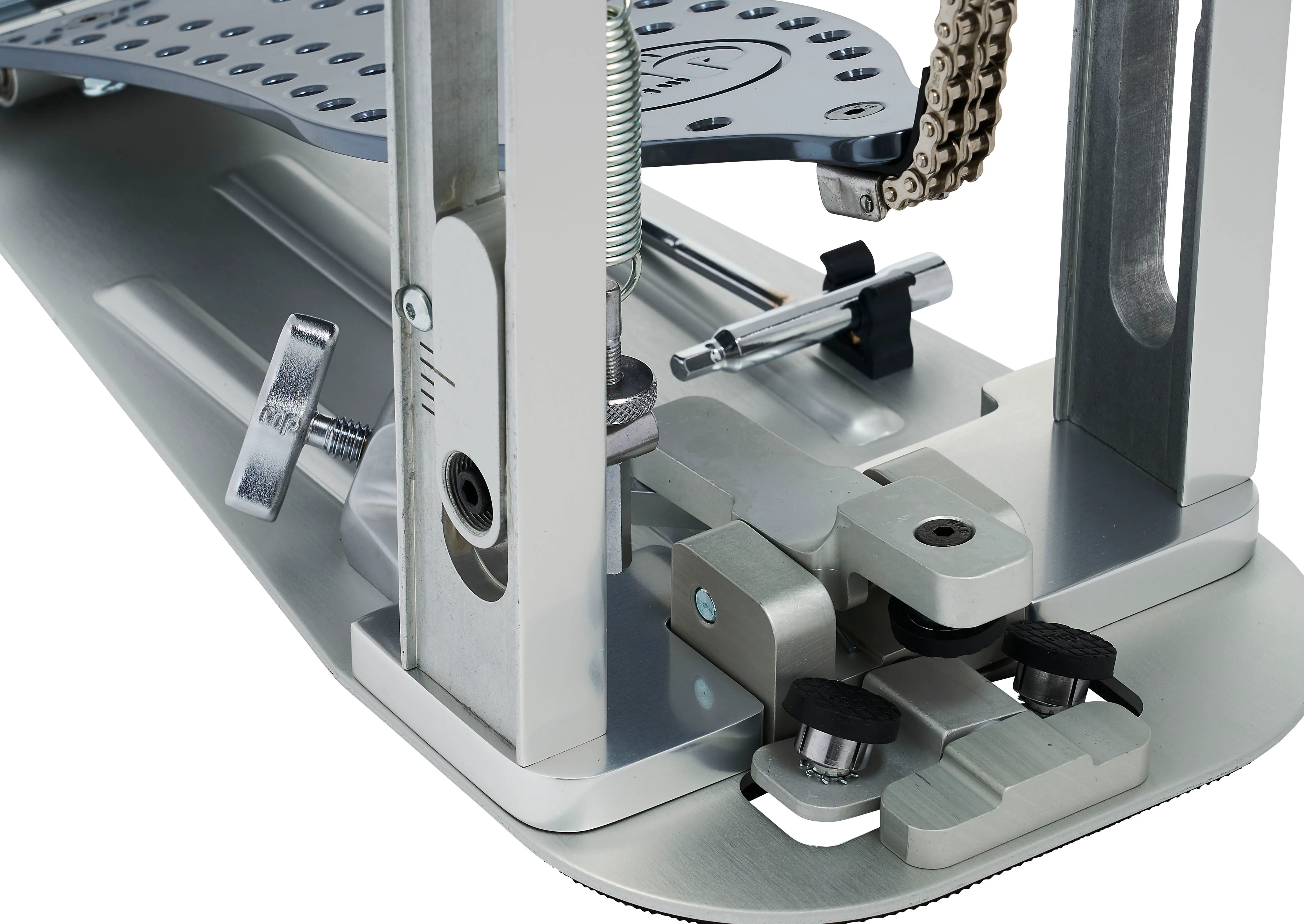 DW Drums MFG Series Machined Chain Drive Single Bass Drum Pedal with Extended Footboard, Polished Aluminum - Image 4